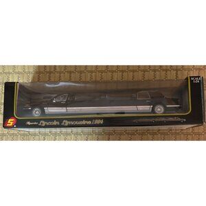 NEW Superior 1996 Lincoln Limousine Die-Cast Model – 1:24 Scale – Black